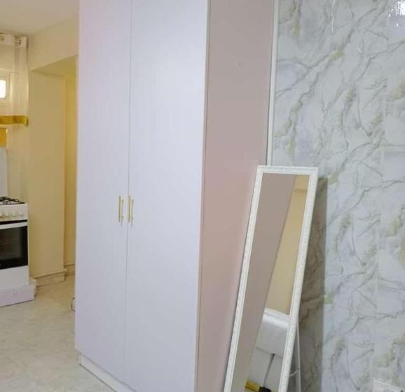 استودیوی سوپریور, Airport Studio Apartments Jkia