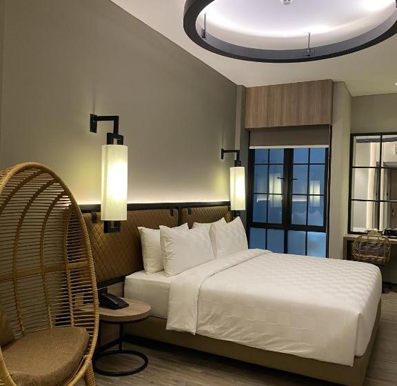 Полулюкс, Posto Dormire Sudirman