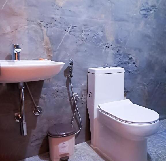 Вилла с 1 спальней и бассейном, Willow Wood Villa   Sohna Road Gurugram