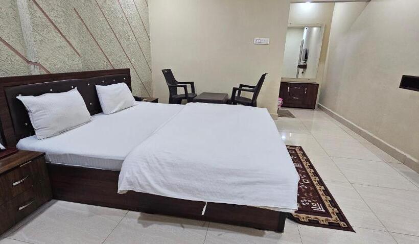 デラックスルーム, Shikhar Palace