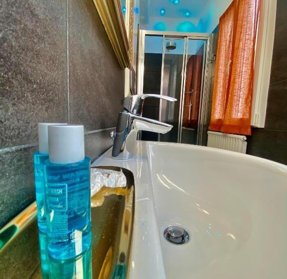 Superior Room with Terrace, The Manarola Main Plaza