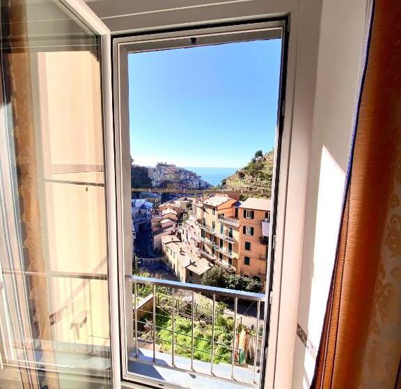 اتاق استاندارد چهار تخته با چشم‌انداز دریا, The Manarola Main Plaza