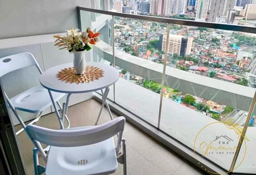 استودیو استاندارد با بالکن, The Glenanna At The Fort   Uptown Parksuites Tower2
