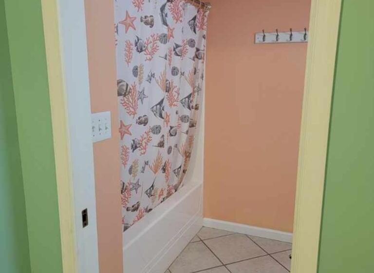 带1个卧室的带海景的公寓, Champagne Isle Resort Unit 107