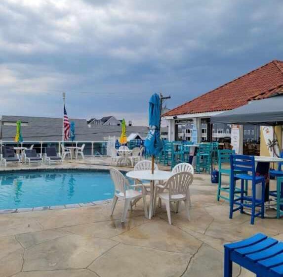 带1个卧室的带海景的公寓, Champagne Isle Resort Unit 107