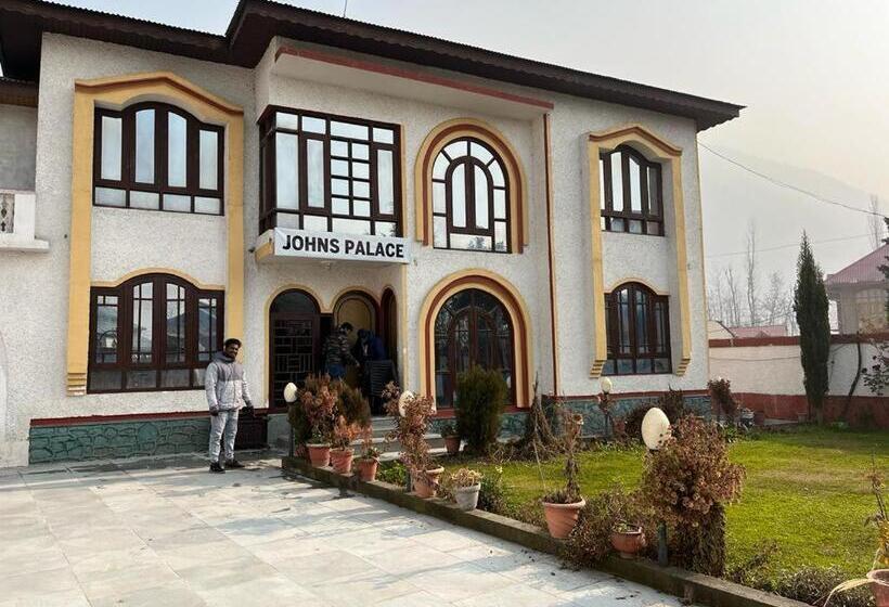 Номер Стандарт, Johns Palace