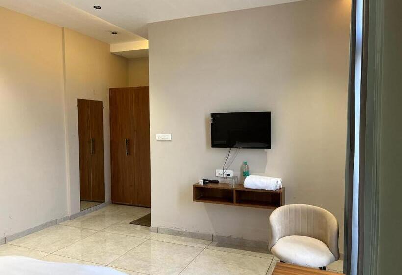 Номер Deluxe, Hari Leela Fort View Palace