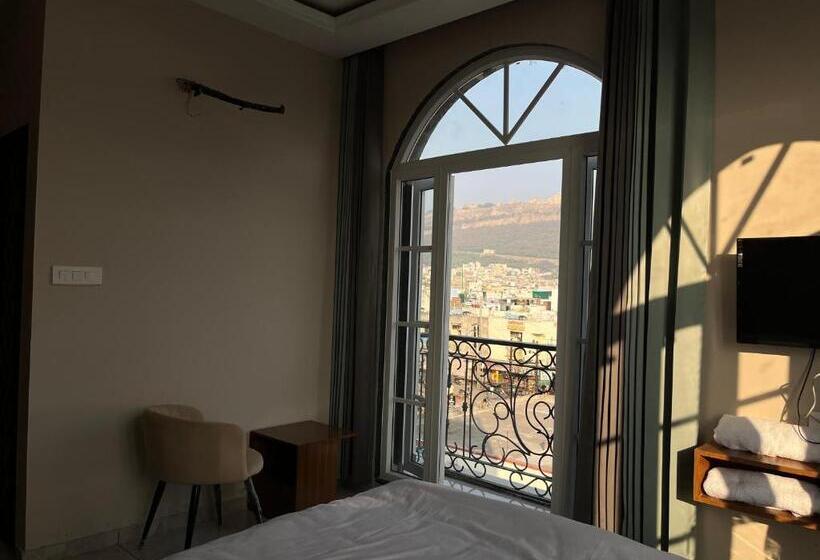 Номер Deluxe с Видом, Hari Leela Fort View Palace