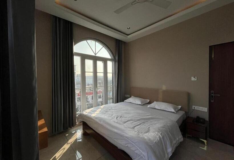 Номер Deluxe с Видом, Hari Leela Fort View Palace