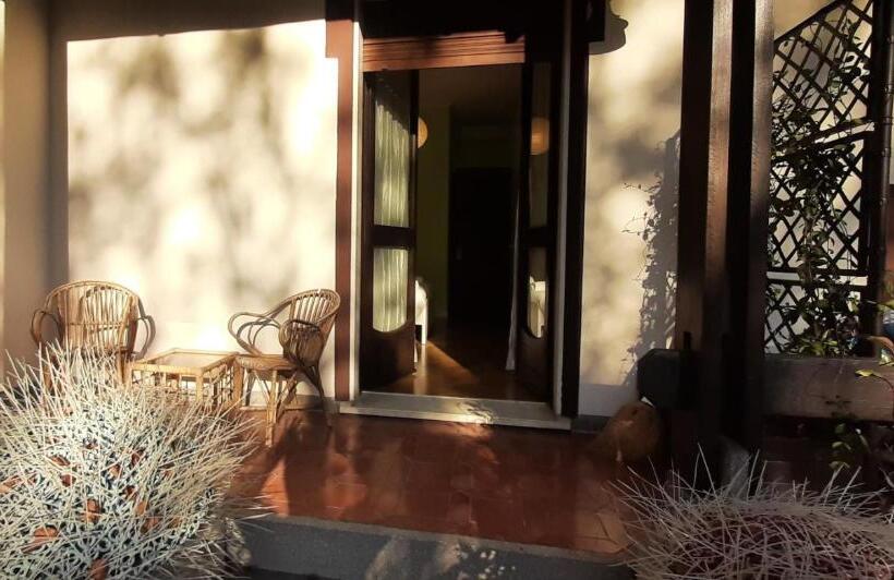 Семейный Номер Вид на Сад, Villa Paradis B&b