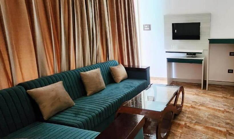 Президентский Люкс, 36 Yard Beach Cottages