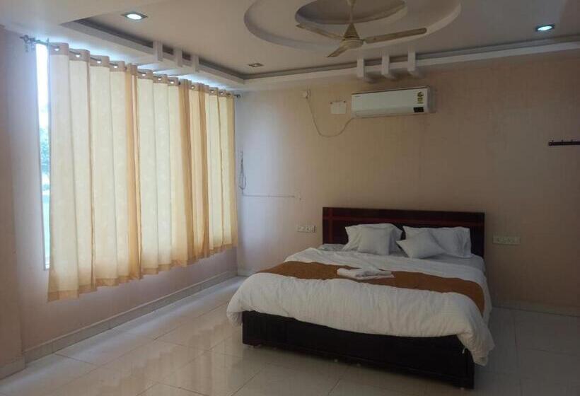 اتاق کلاسیک سه تخته, Oyo Arka Resorts Venue Of Joy
