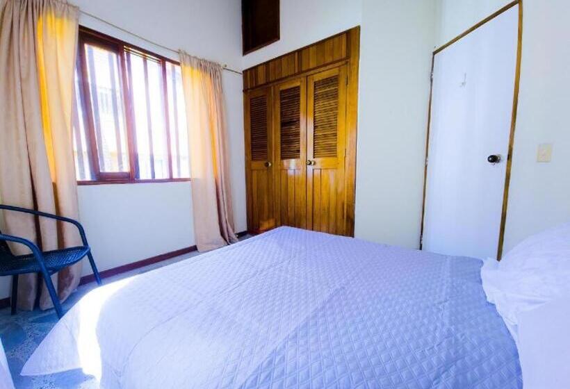 Номер Стандарт с Балконом, Hostal   Casa Rionegro