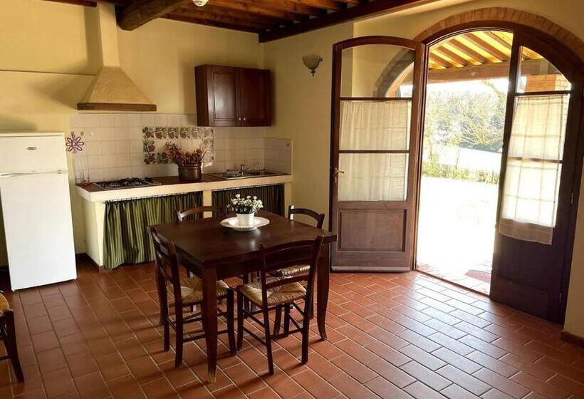 Апартаменты 2 Спальни, Agriturismo La Burraia Vicino A San Gimignano