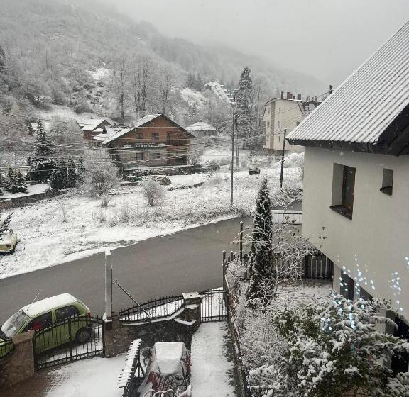 اتاق خانوادگی, Ski Center House Mavrovo