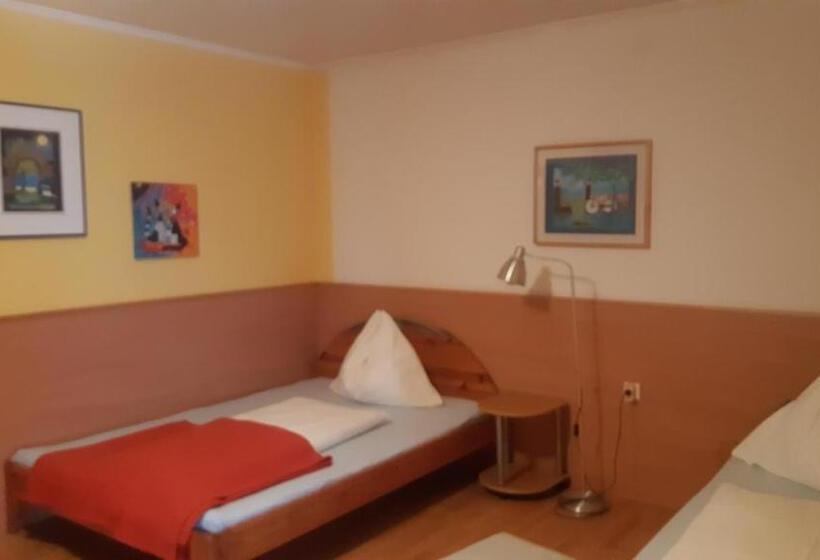 غرفة قياسية رباعية, Pension Persch