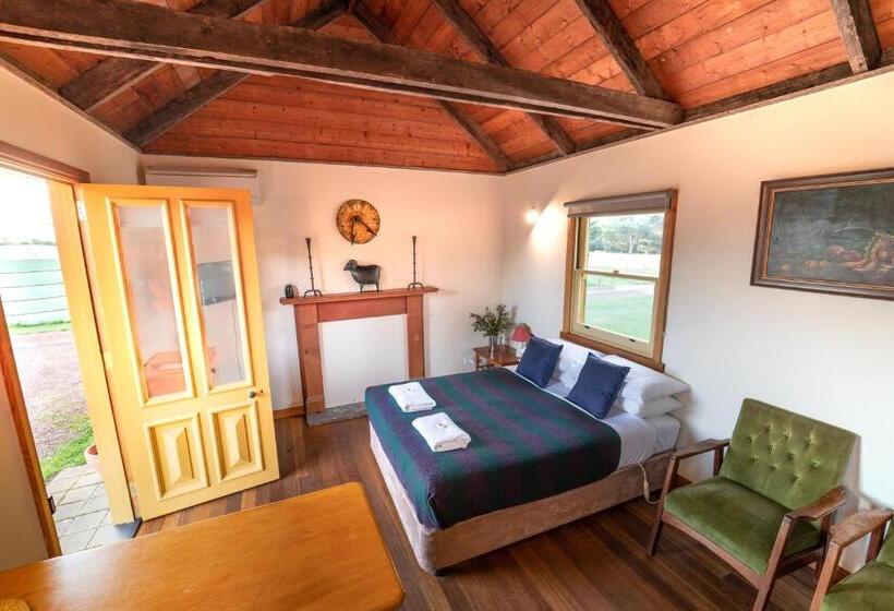 스탠다드 스튜디오, Icena Accommodation