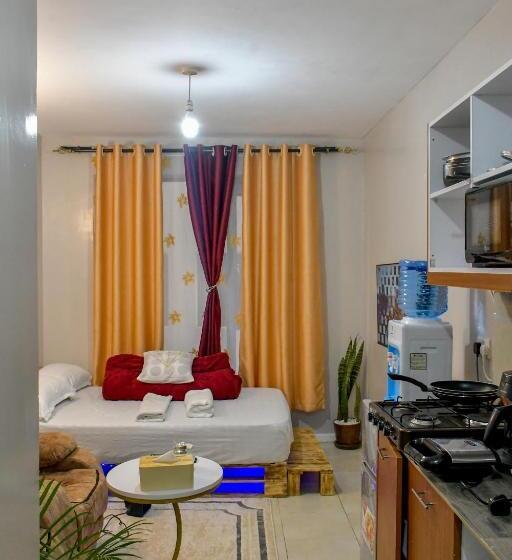 اتاق اکونومی, Jojovial Homes