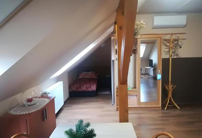 Family Suite, Vár Liget Vendégház