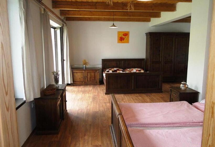 带1个卧室的带阳台的公寓, Tradiční Hostinec
