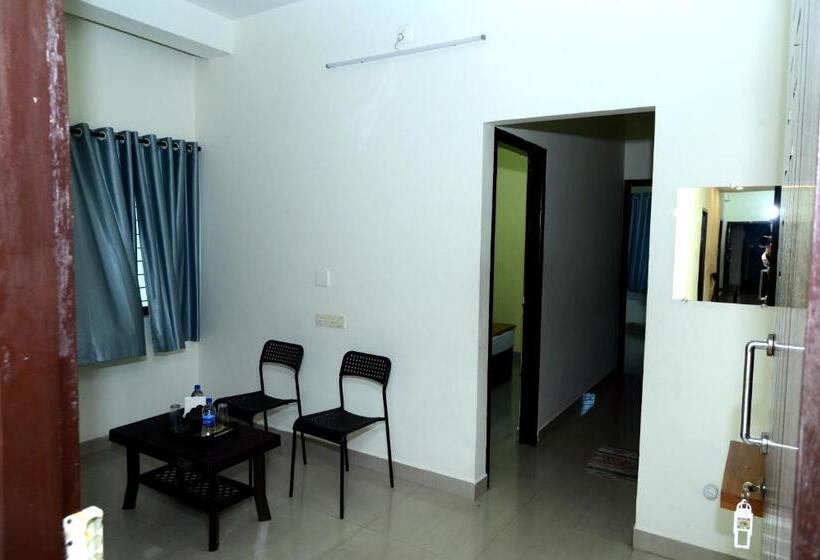 家庭间, Aradhya Inn Deralakatte