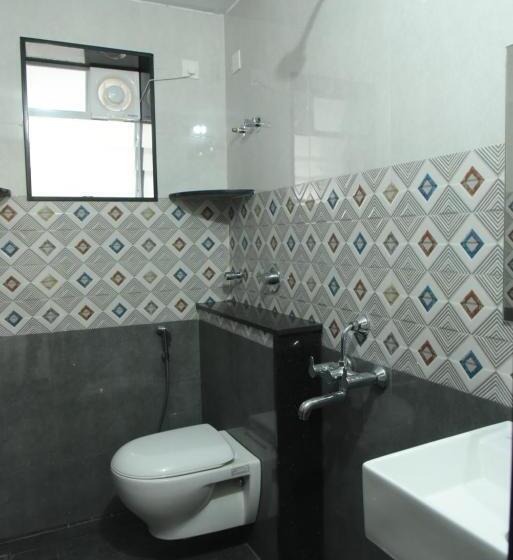 家庭间, Aradhya Inn Deralakatte