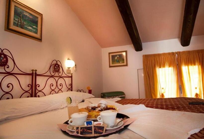 اتاق استاندارد سه نفره, My Home