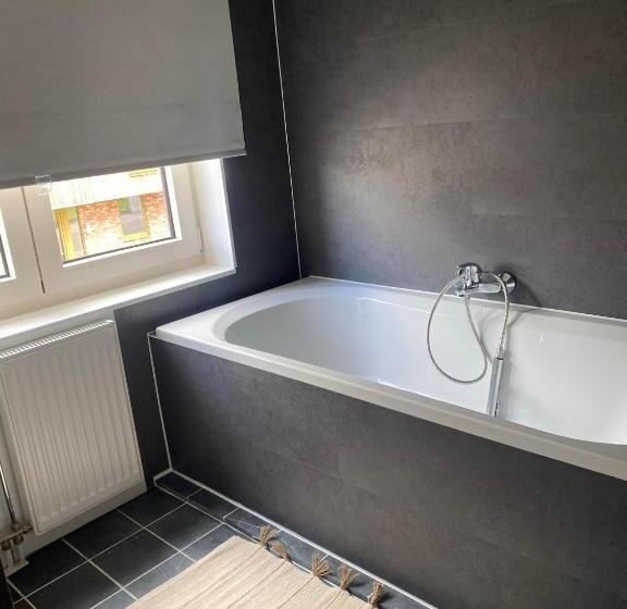 带2个卧室的公寓, Bubbles And More Guesthouse