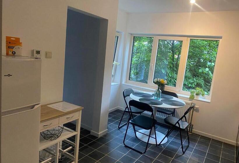 带2个卧室的公寓, Bubbles And More Guesthouse