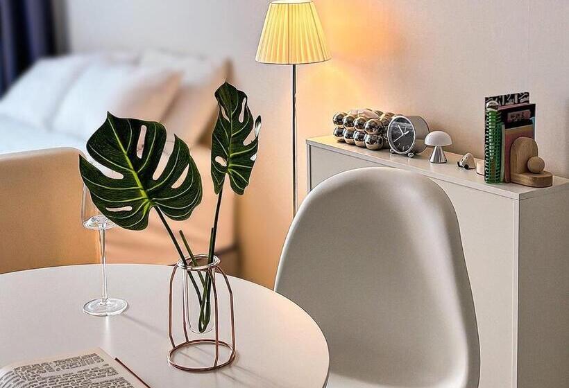 استودیو استاندارد با تخت کینگ, Feel At Home 동성로스타 비앤비