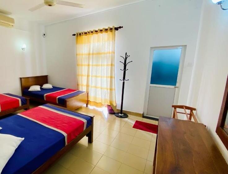 اتاق راحتی سه تخته, Punchi Walawwa Holiday Bungalow