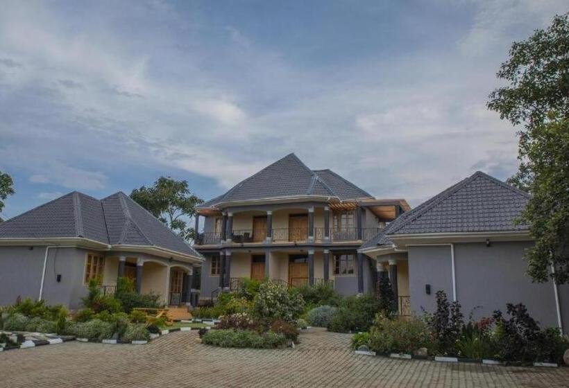 سوییت, Mt. Rwenzori Golf Resort & Spa