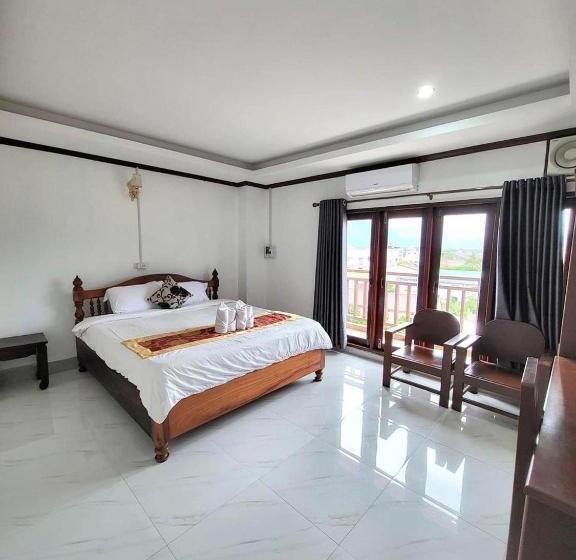 Номер Deluxe с Балконом, Vangvieng Sisavang Mountain View