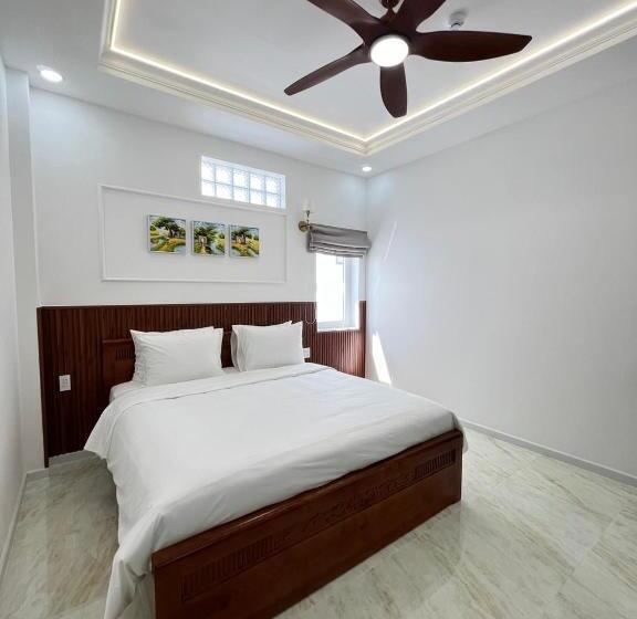 اتاق استاندارد با تخت بزرگ, Paris Hotel Châu đốc
