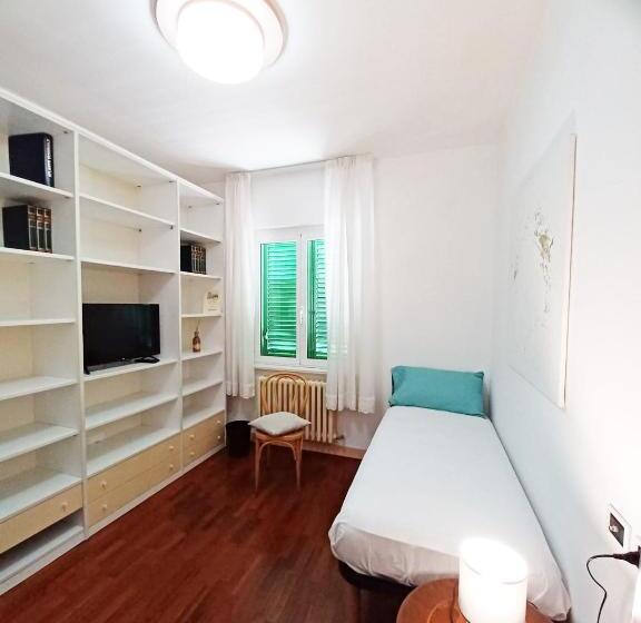 اتاق استاندارد یک نفره, Valentina Rooms