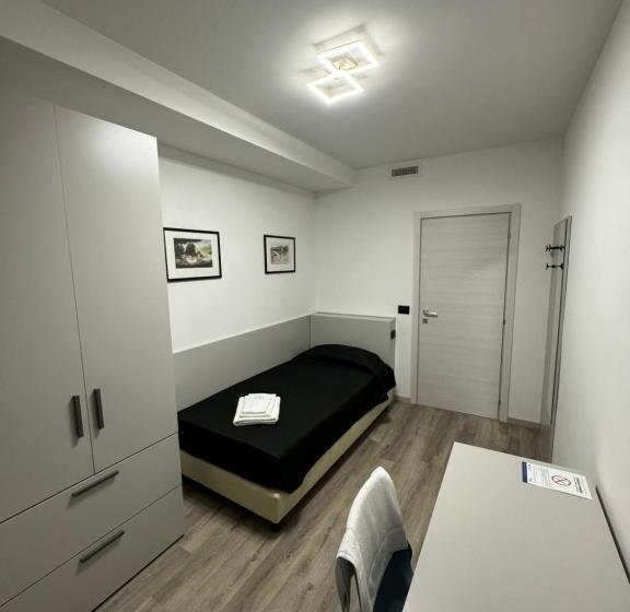 اتاق استاندارد یک تخته با سرویس بهداشتی مشترک, Giagi B&b