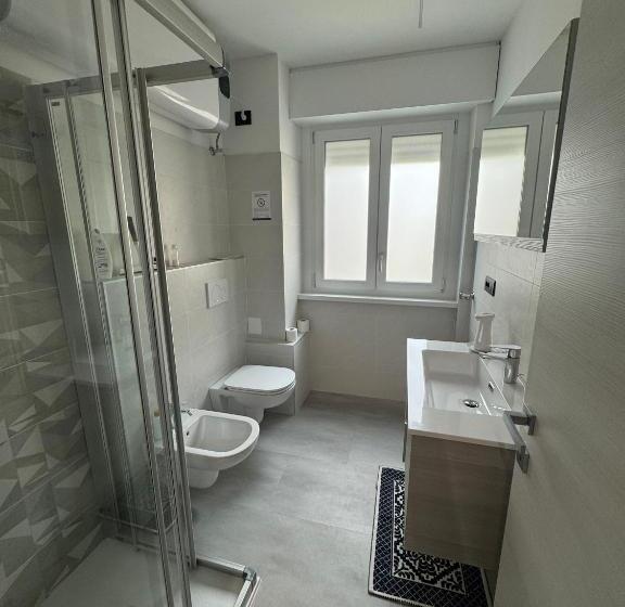 اتاق استاندارد یک تخته با سرویس بهداشتی مشترک, Giagi B&b