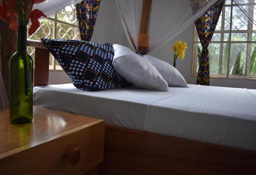 Номер Deluxe Вид на Сад, Kilimanjaro Accommodation