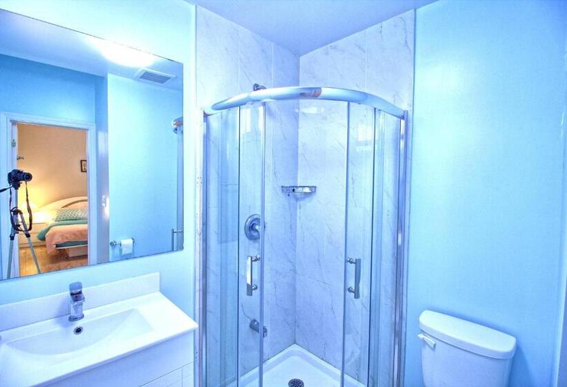 חדר דלוקס, Bright Basement & Private Bathroom, Free Parking