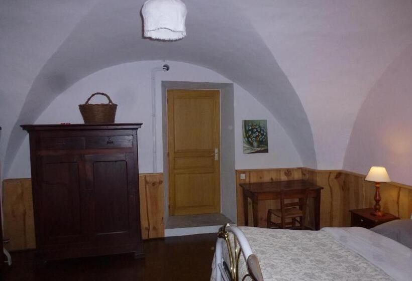 Апартаменты 2 Спальни, Le Rocher Des Ducs, Vue Sur Montagne, Abris Voitures Et Motos