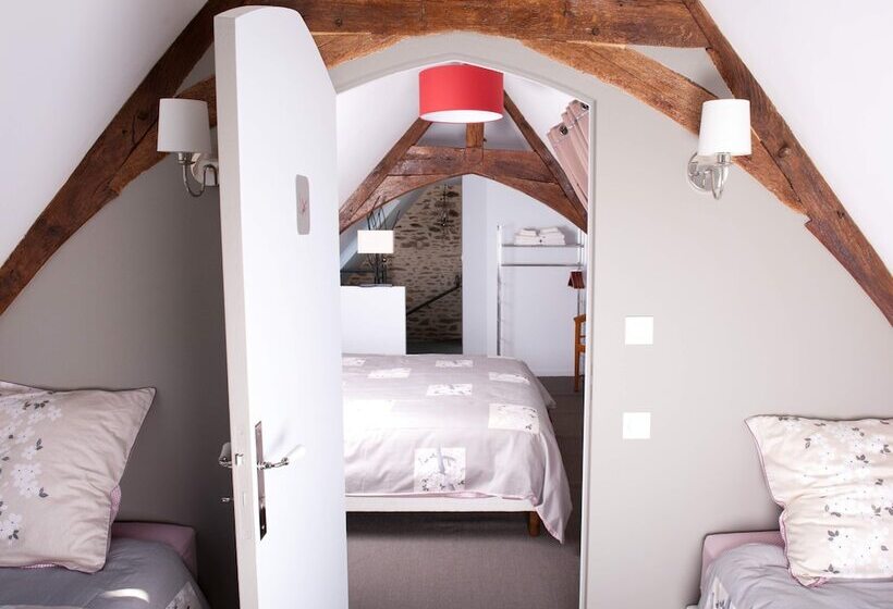 Четырехместный Номер Стандарт, Manoir Desnachez