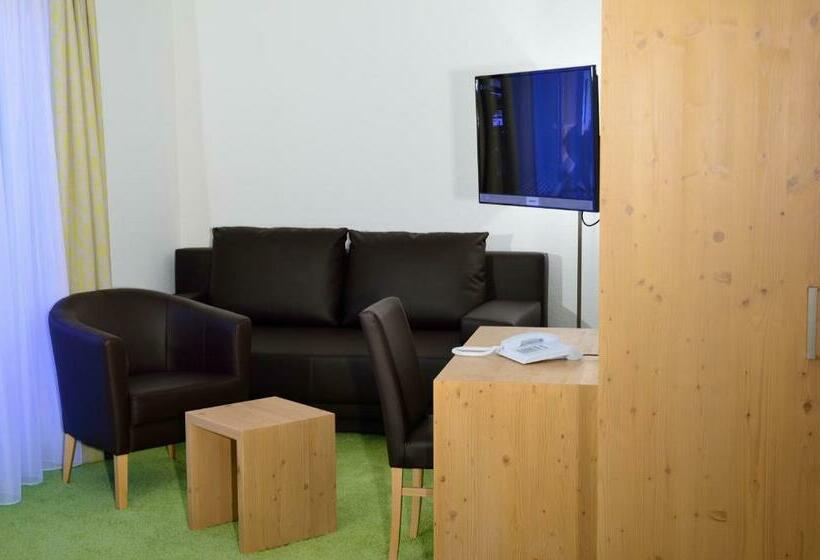 Номер Стандарт с Балконом, Burg Hotel Feldberg