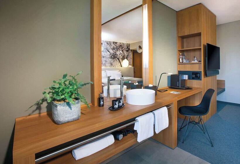 Номер Deluxe Вид на Город, Me And All Hotel Dusseldorf, By Hyatt
