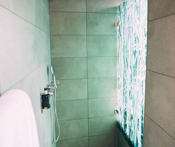 Номер Deluxe, Me And All Hotel Dusseldorf, By Hyatt