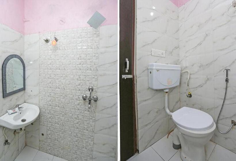 اتاق کلاسیک سه تخته, Flagship Hotel Owish