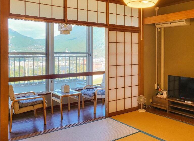 Quarto Triplo Estandar, Yufuin Monday 湯布院マンデー