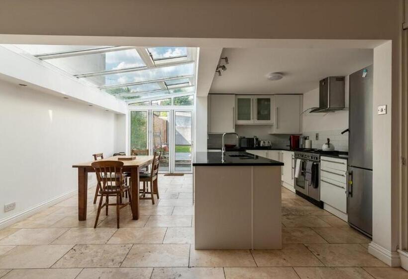 בית, חדר שינה 1, Guestready   A Bohemian Home In Bath