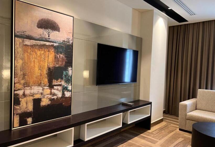 Family Suite, Khalidia Palace Hotel Dubai By Mourouj Gloria