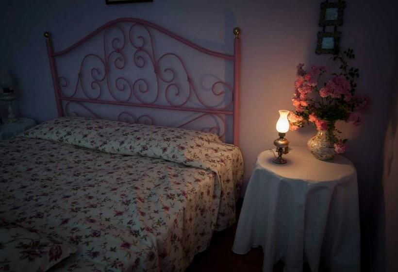 Quarto Estandar Banheiro Compartilhado, B&b Cascina Santa Gavi