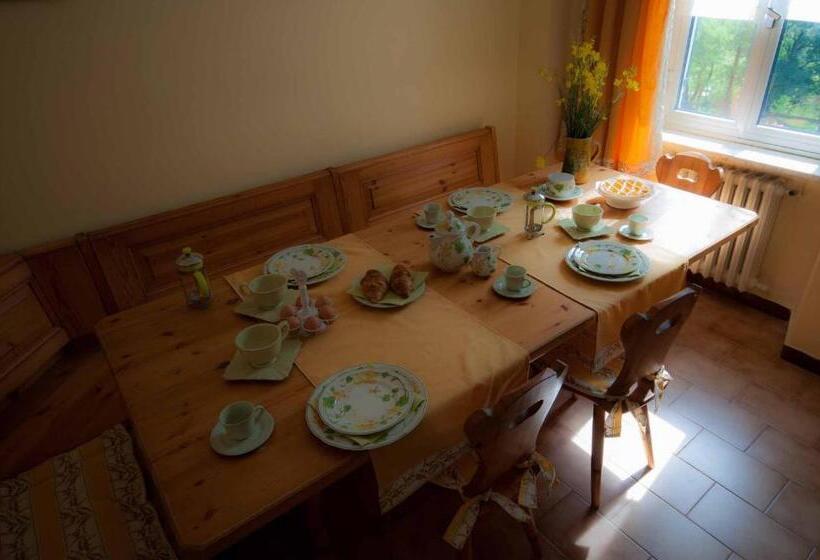 Quarto Estandar Banheiro Compartilhado, B&b Cascina Santa Gavi